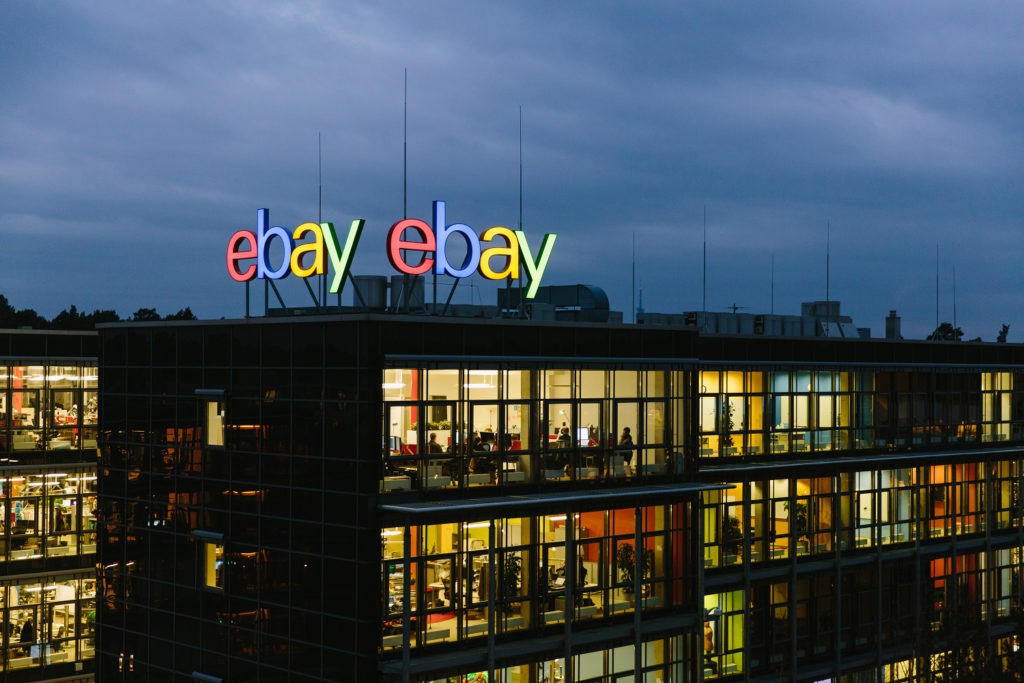 eBay прибере зі свого веб-сайту товари з символікою «ДНР» та «ЛНР»