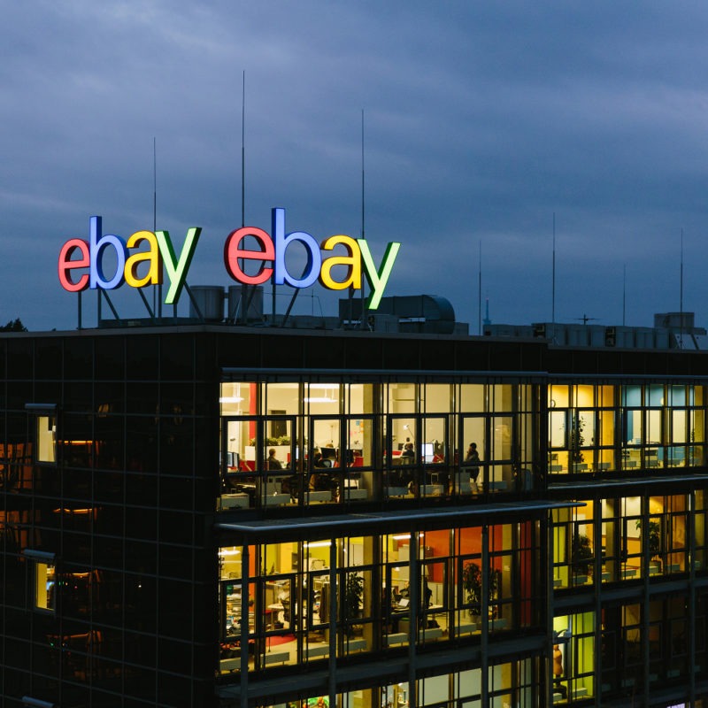 eBay прибере зі свого веб-сайту товари з символікою «ДНР» та «ЛНР»