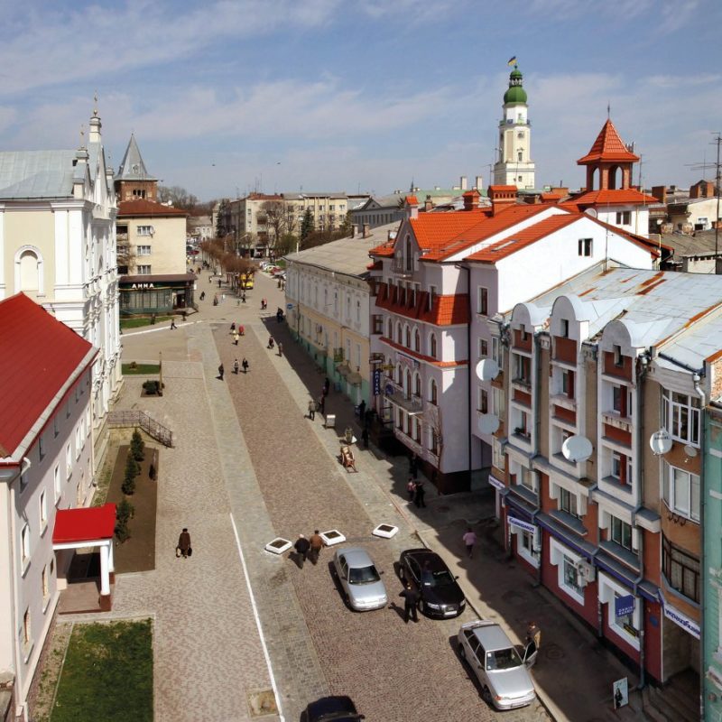 Дрогобич першим в Україні запровадив запис до шкіл на технології блокчейн