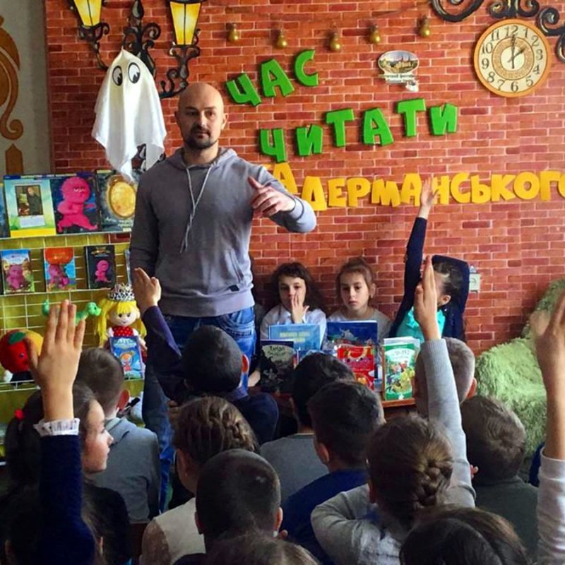 Відомий письменник припинив співпрацю з "1+1"
