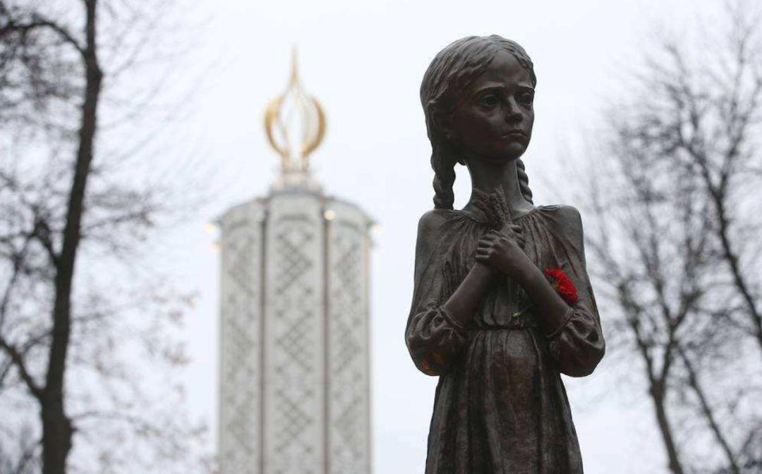 Ukraine commemorates Holodomor victims 1