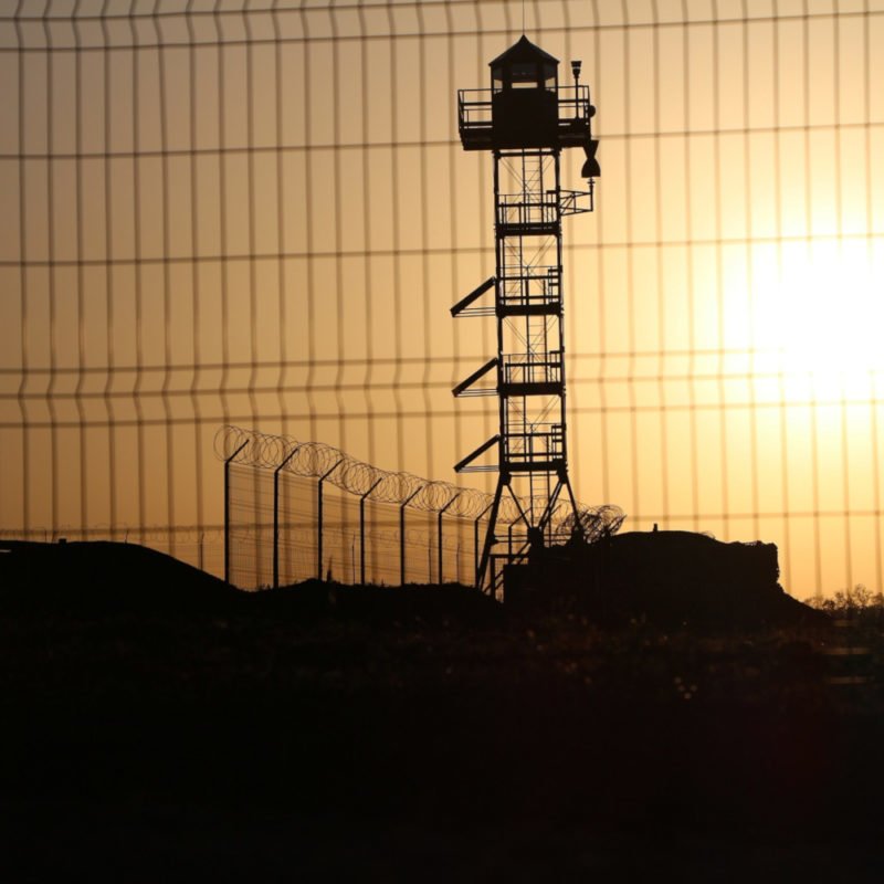 Українські прикордонники відновили облаштування кордону з рф