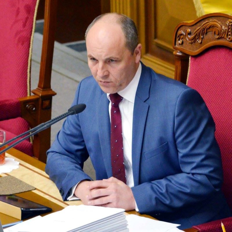 У Раді почали збирати підписи за відставку Парубія