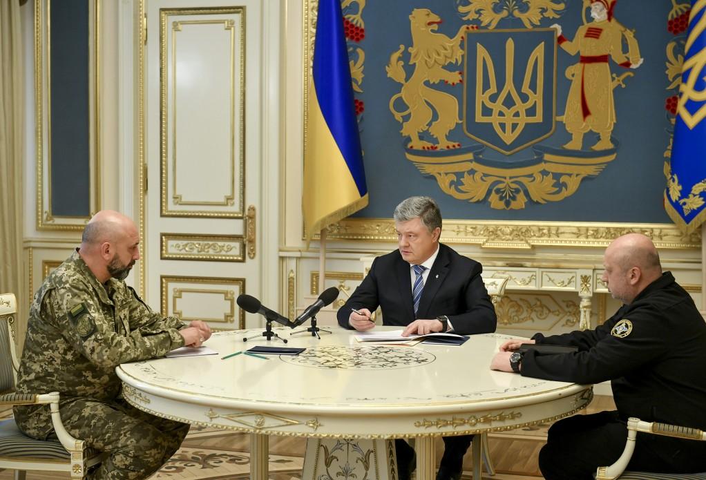 Порошенко: Керівний склад "Укроборонпрому" повинен пройти перевірку на поліграфі