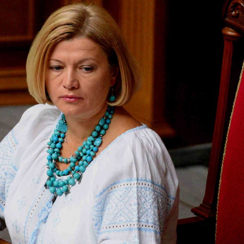 Черговий крок до диктатури? Укази Зеленського про відсторонення Баканова та Венедіктової суперечать Конституції - "ЄС"
