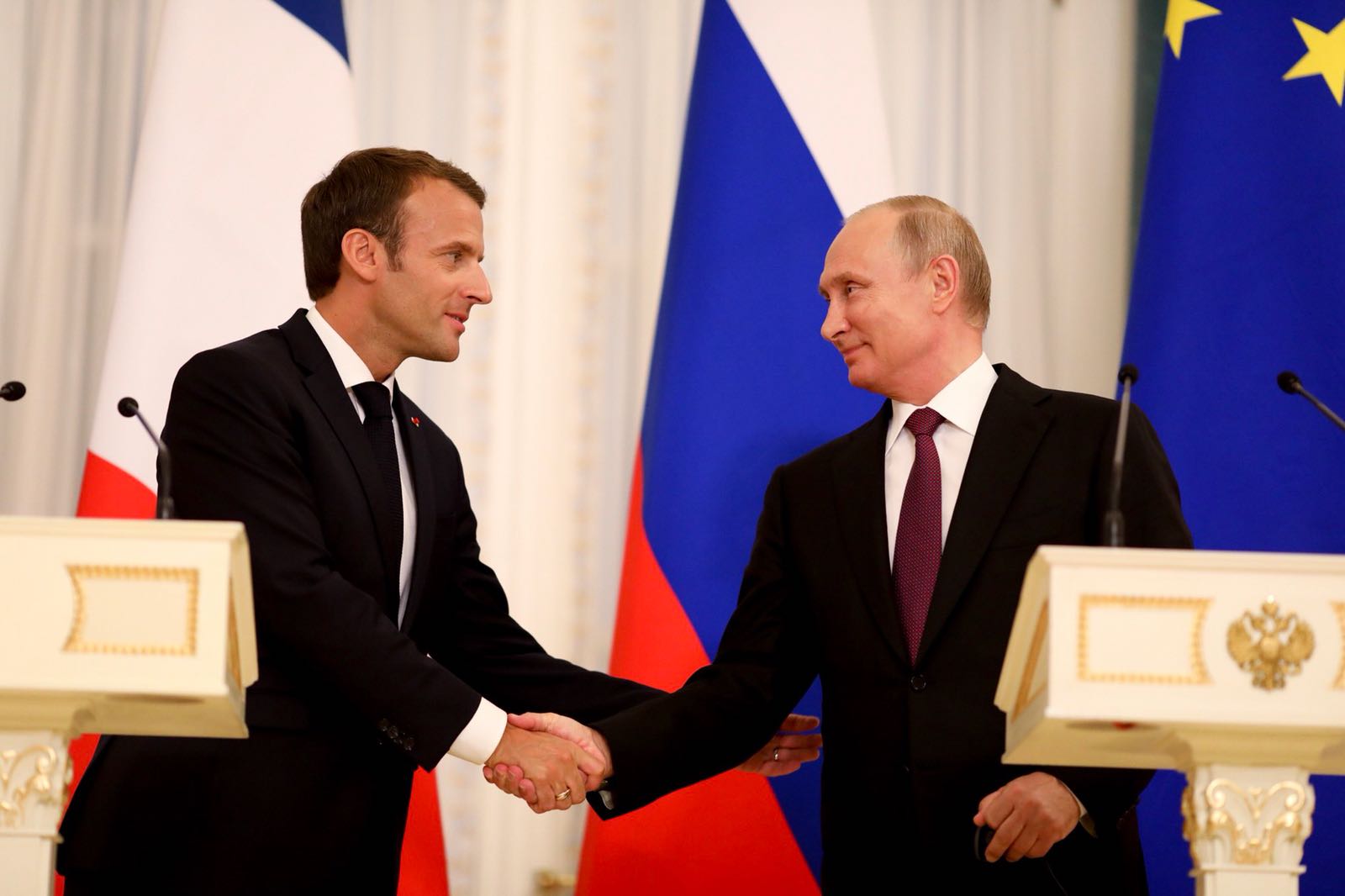 Despite atrocities of russians in Ukraine, Macron calls them brothers to Ukrainians 3