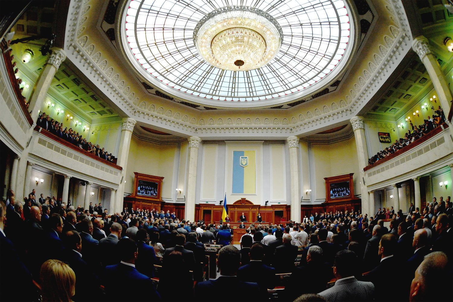Oligarch’s faction wants to derail the 'anti-Kolomoisky' bill 1