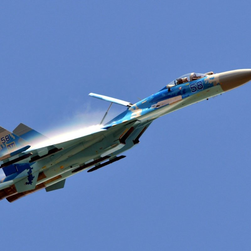 Тактична авіація відпрацювала ракетно-бомбові удари по танкових колонах [відео]