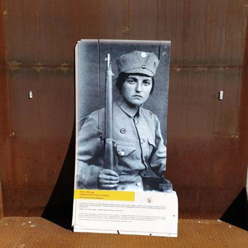 Вандали зруйнували виставку музею Революції Гідності