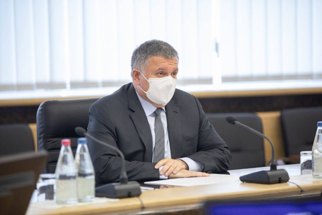 Аваков попросив ще 1,9 млрд з коронавірусного фонду на доплати поліцейським