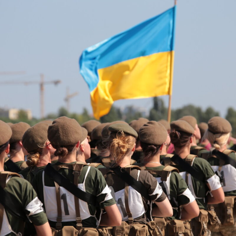 В Збройних силах України служить майже 31 000 жінок