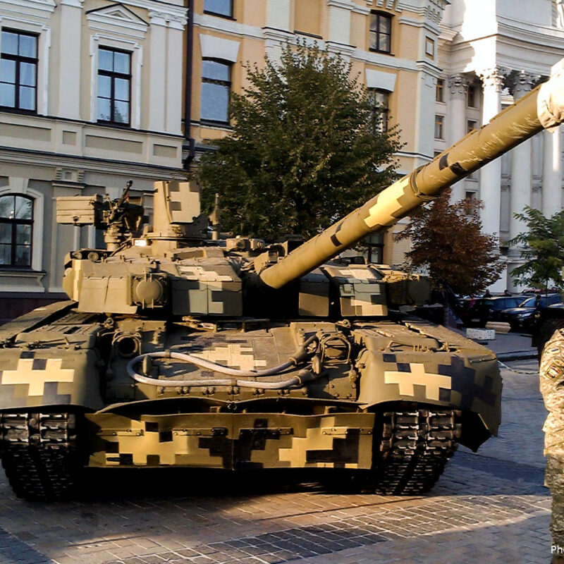 Через відсутність роботи та заборгованість із заводу Малишева щоденно звільняється до 10 фахівців - ICTV