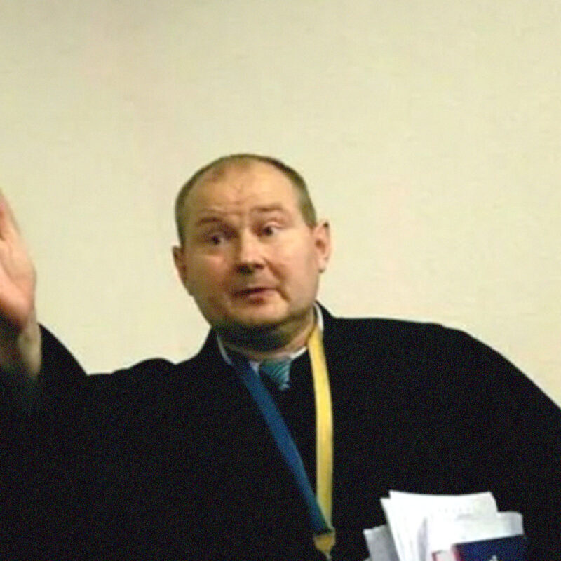 Говорили, що якщо не свідчитимеш проти Порошенка, то живим з підвалу не вийдеш - Чаус [відео]