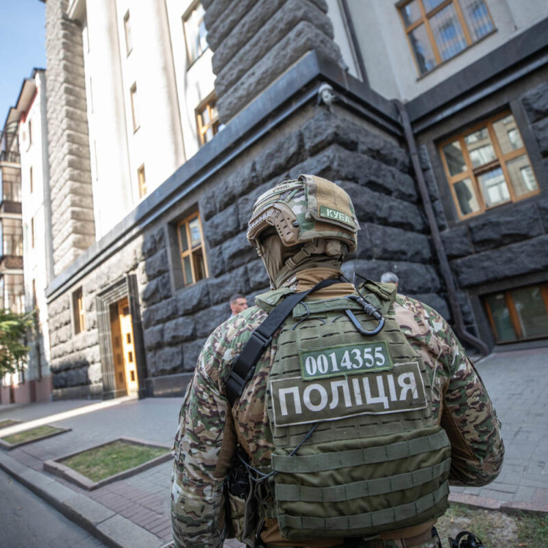 "Не можна наступати на горло людям, які волають про біду". Рідним бійців полку "Азов" не дозволили провести акцію на Майдані - ЗМІ