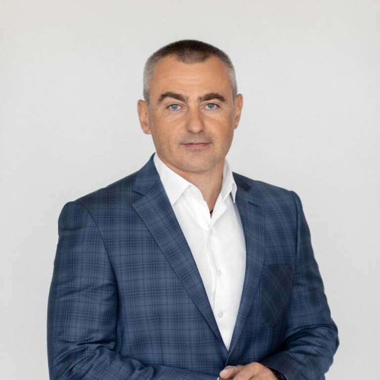 Поліція не пред’явила обвинувачення нападникам на Порошенка - генерал СБУ