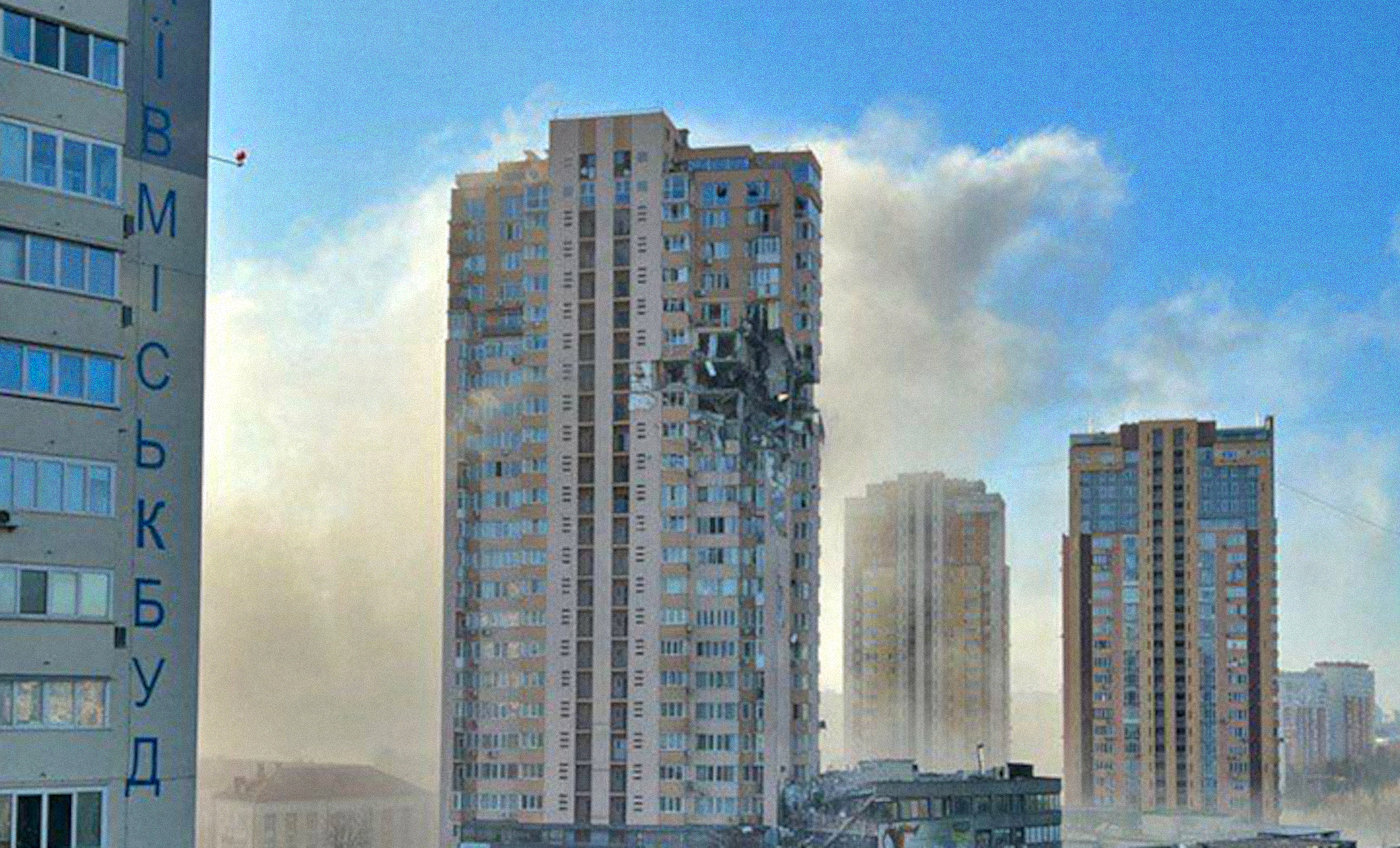 russian aggressors hit apartment block in Kyiv