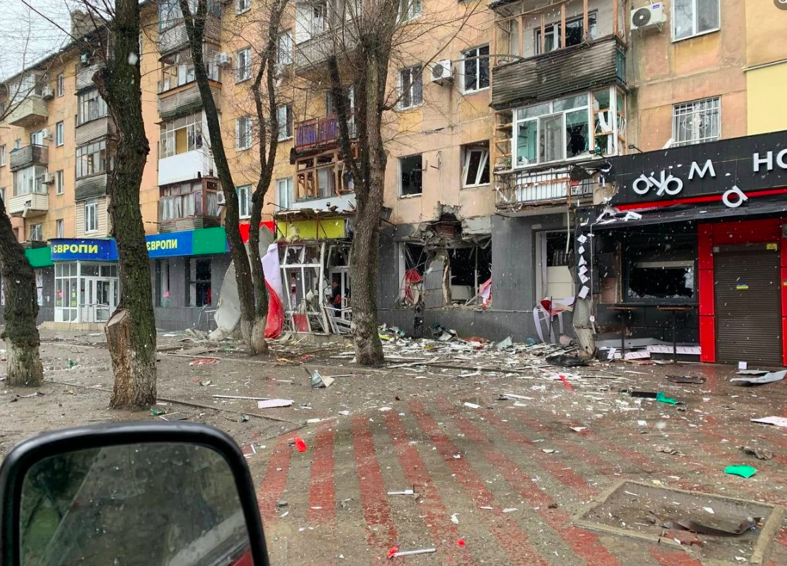 russians open heavy fire towards evacuation columns in Mariupol