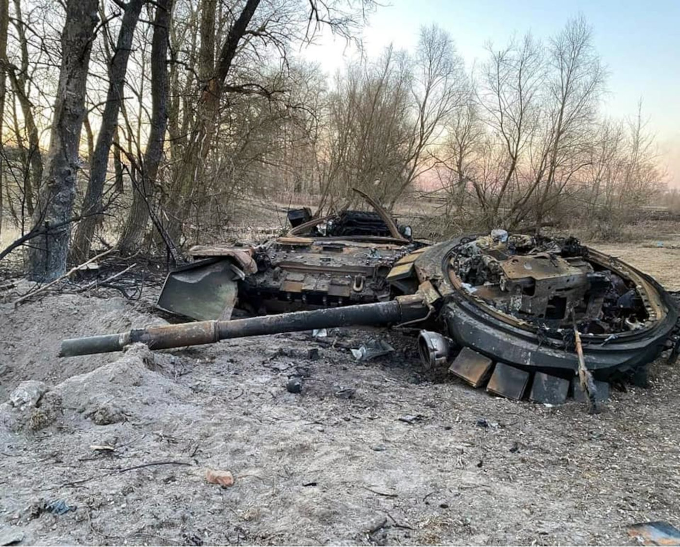 Маріуполь: воїни «Азову» за дві доби знищили 3 танки, 2 БМП та бронетранспортер