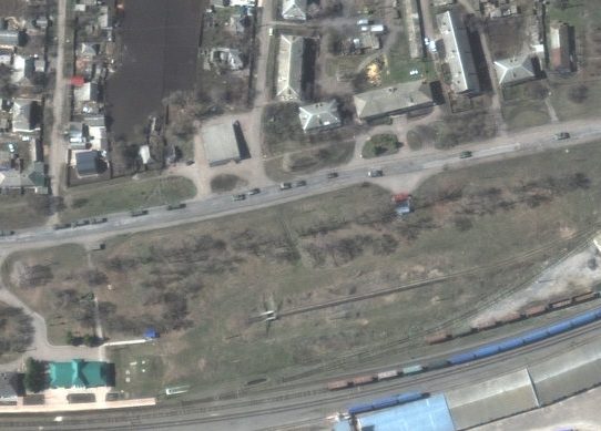 Satellite images show 13-kilometer-long russian convoy moving towards Kharkiv 6