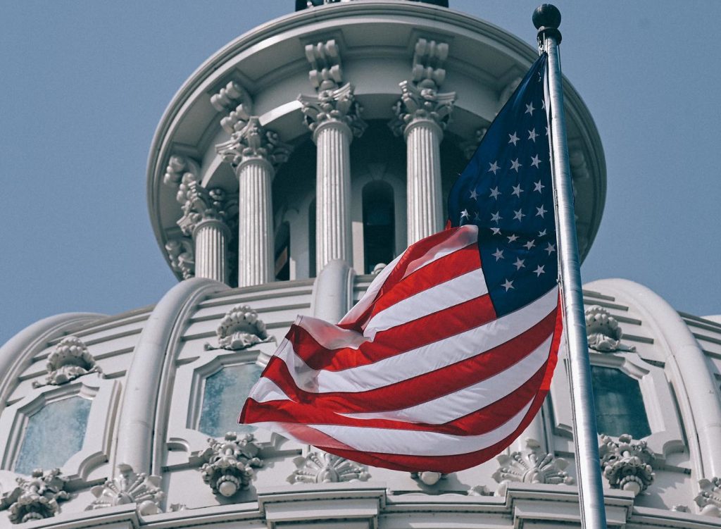 Лідер республіканців у Сенаті США закликав надати Україні далекобійні ракети