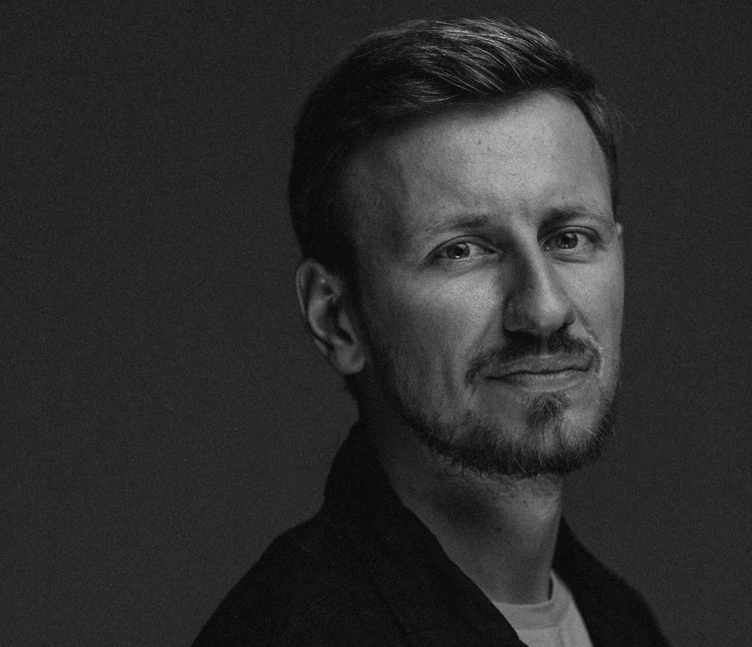 Ми воюємо за виживання країни назовні, маючи глибоку інституційну кризу та кругову поруку всередині – Логвиненко