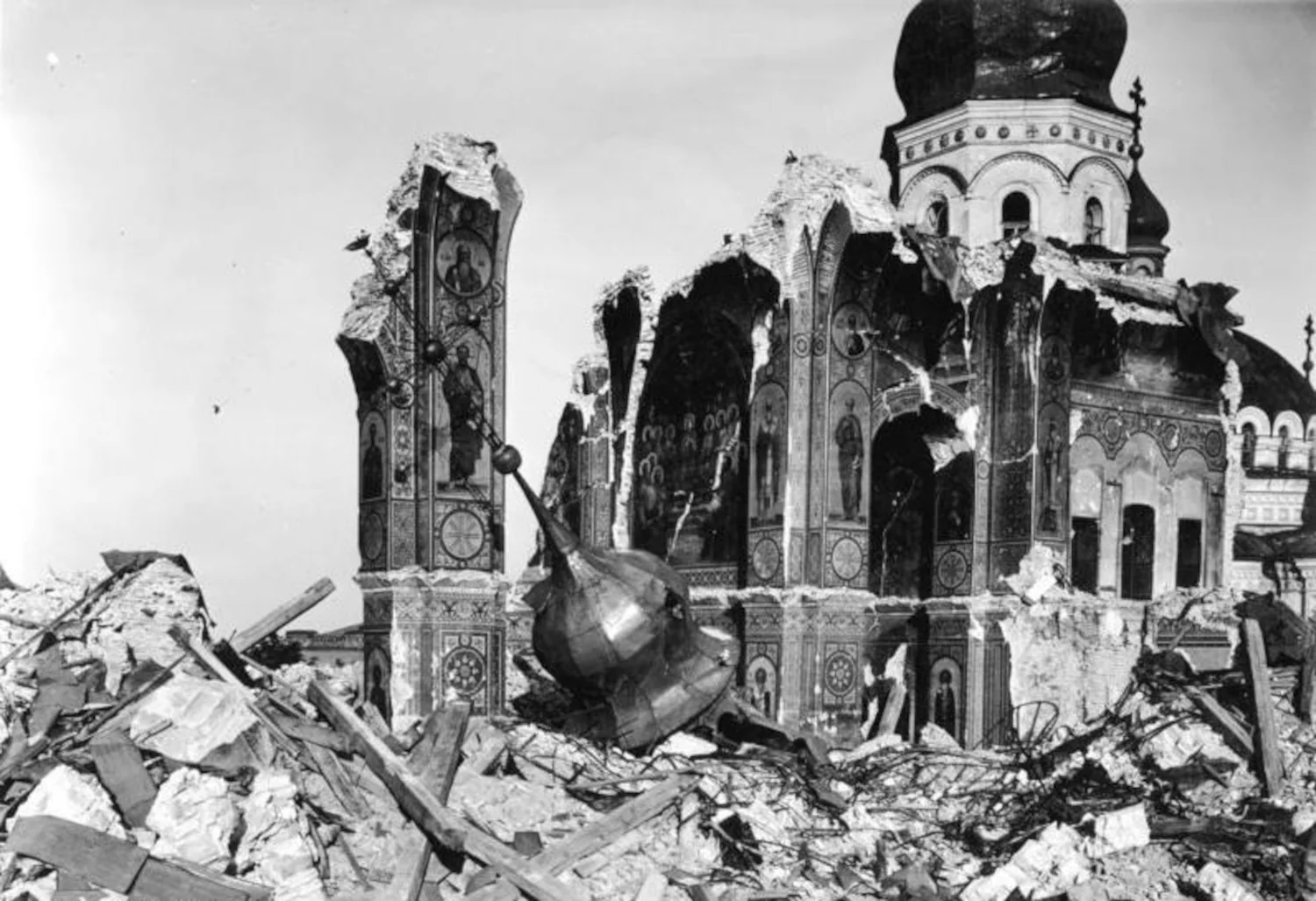 It was during the retreat of the Red Army from Kyiv in 1941 that the Dormition Cathedral was blown up on orders from the Soviet leadership in Moscow – Melnyk