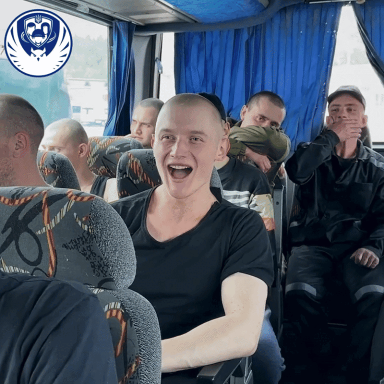 Soldier of the AFU, liberated from captivity, sings Chervona Kalyna [video]