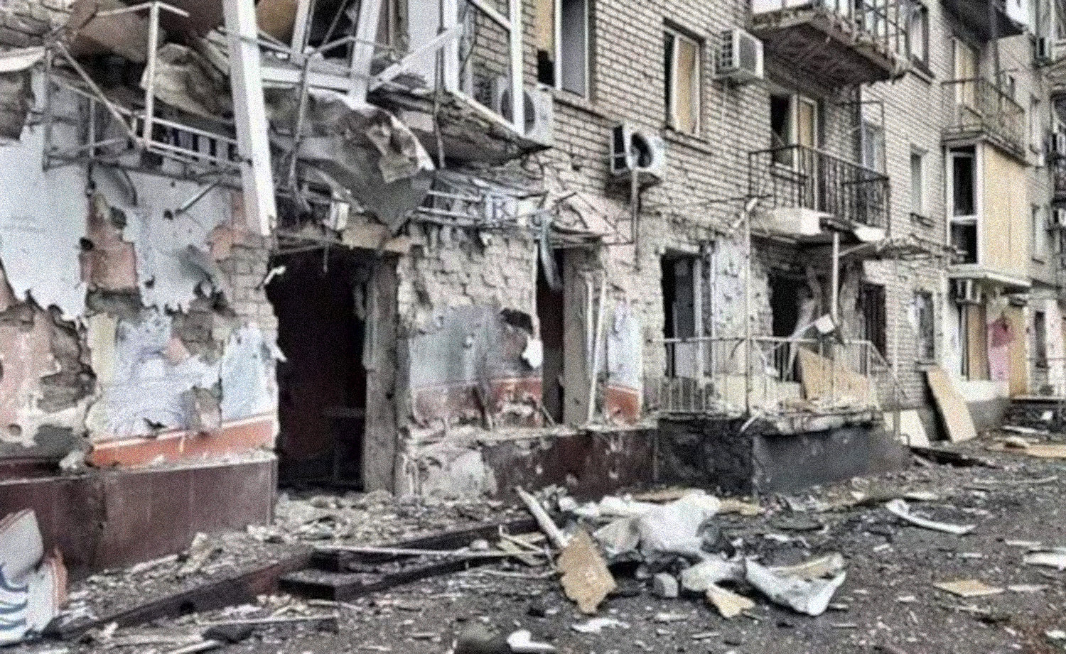 ruscits carried out massive shelling of Kherson on anniversary of liberation