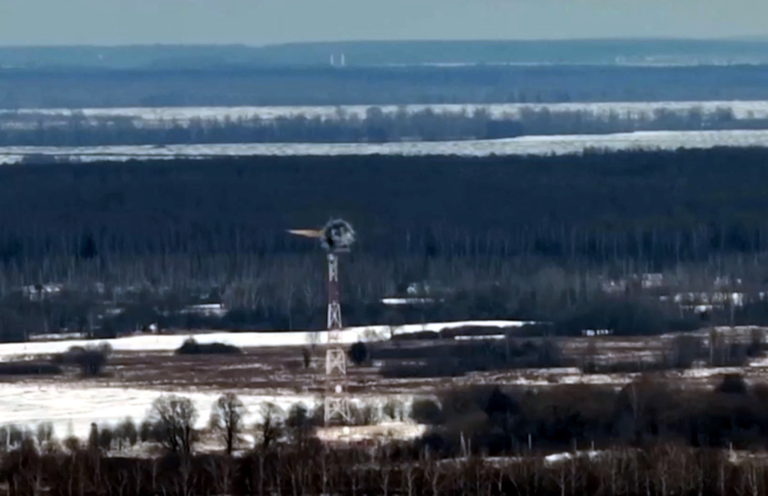 Special operations unit Kraken destroyed two russian observation towers [video]