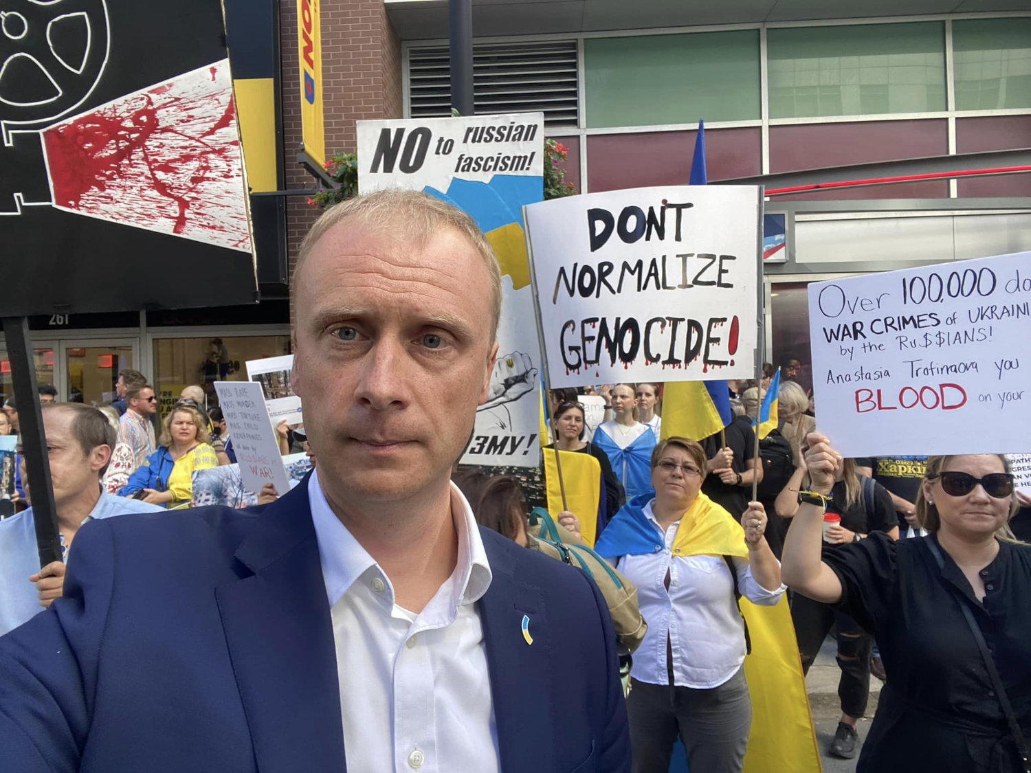 People protested in Toronto to demand the removal of the russian propaganda film "russians at War" from TIFF