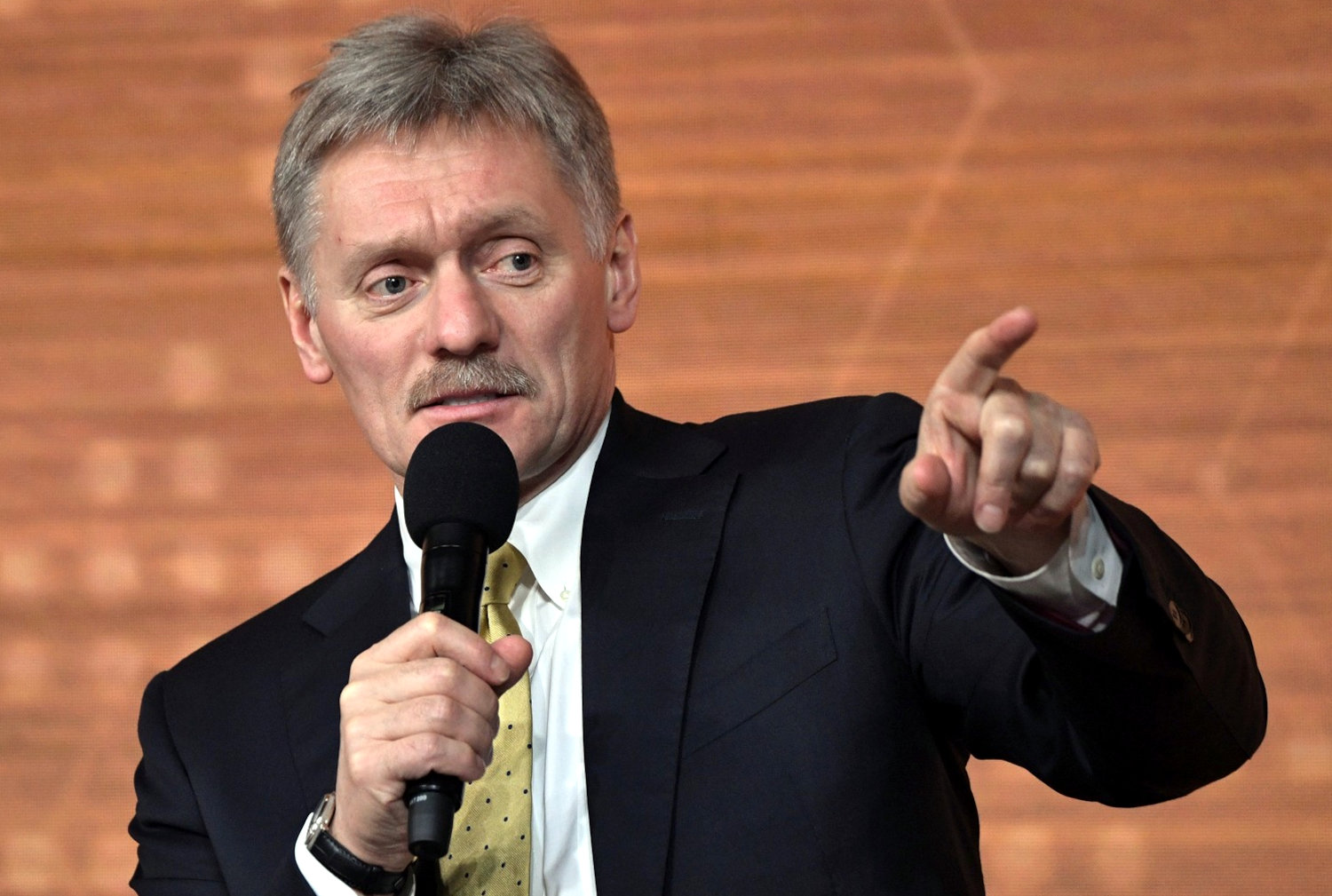 Пєсков використав заяву Арєстовіча, щоб заперечити причетність росії до ракетного удару по Дніпру