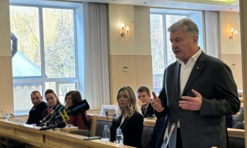 Poroshenko challenges Zelenskyy’s sanctions in the Supreme Court