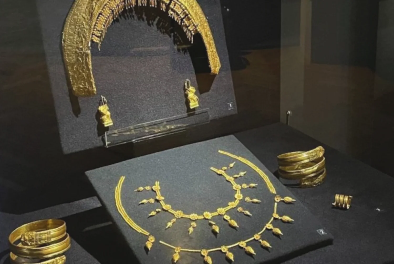 russians are spreading propaganda through a series of exhibitions about the “Scythian gold” from Ukraine