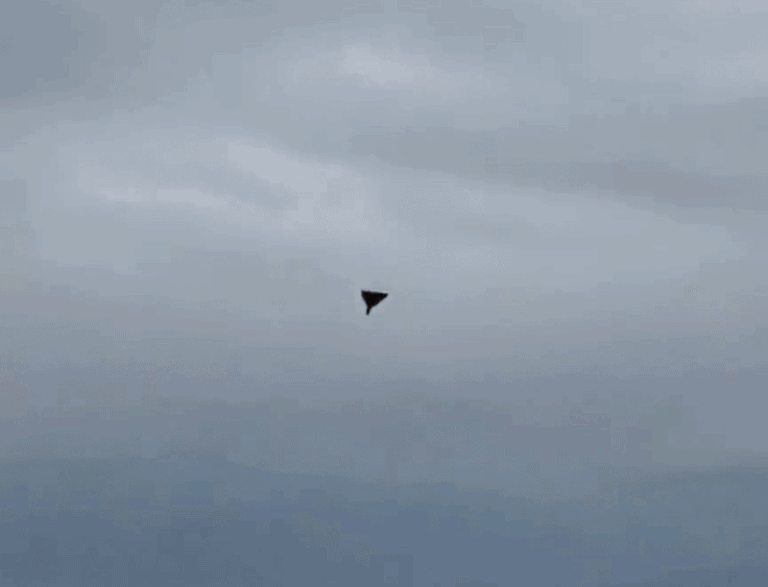 Tractor operator continues working in the field despite Shahed drone explosion nearby [video]