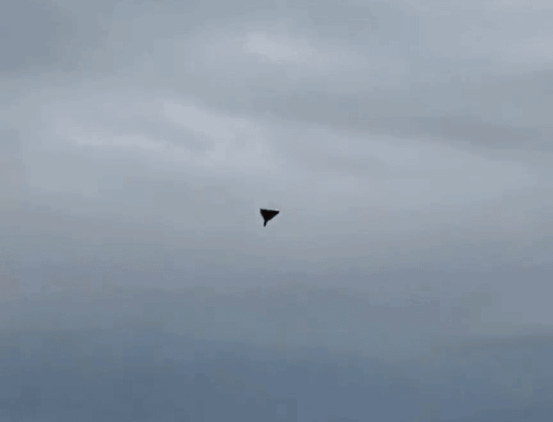 Tractor operator continues working in the field despite Shahed drone explosion nearby [video]