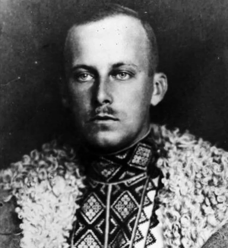 Українські майстрині відтворили легендарну сорочку зі світлини ерцгерцога Вільгельма фон Габсбурга-Лотаринзького